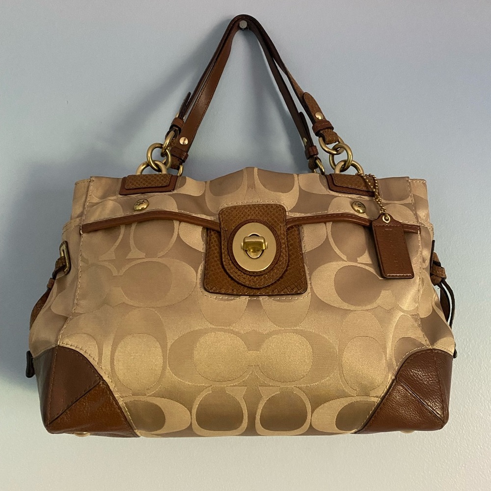 Coach Peyton Carry All Tote 14507 Tan Signature Sateen Leather Turnlock